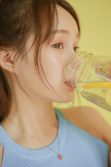 斯开老师的黑色蕾丝袜动态图